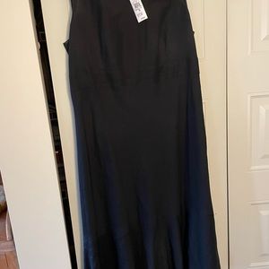 Black Ann Taylor Dress with lining and side zipper.